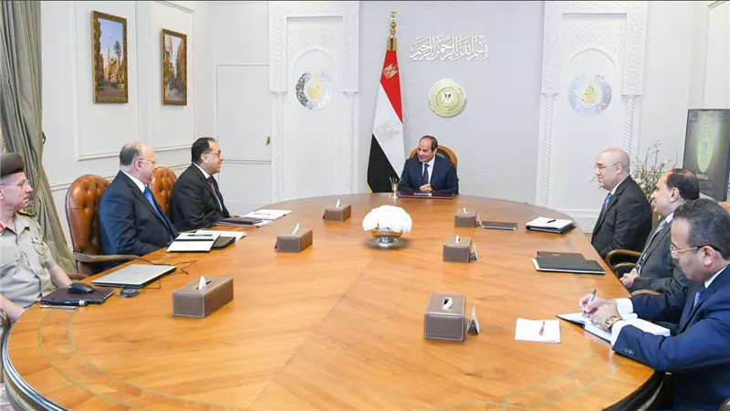الرئيس السيسي يتابع المشروعات الجارية لتطوير المناطق التاريخية بالقاهرة
