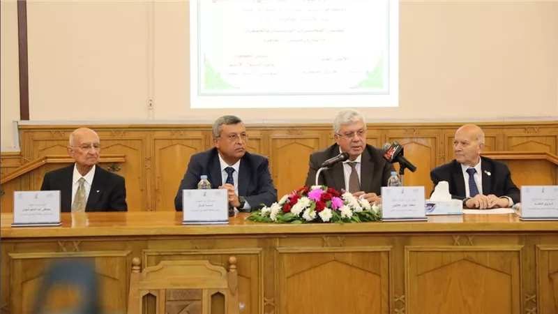 وزير التعليم العالي يشارك في ندوة بعنوان 