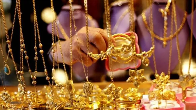 أسعار الذهب والدولار اليوم الأربعاء.. عيار 21 يصل ٢٥٥٠ جنيه