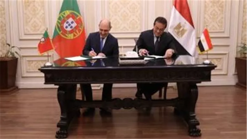 وزير الصحة ونظيره البرتغالى يوقعان بروتوكول تعاون مشترك بين البلدين