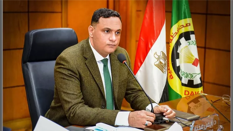 اقالة مدير إدارة بمديرية التضامن للتقصير فى العمل بمحافظ الدقهلية