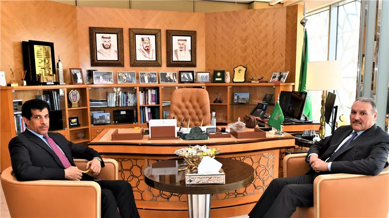 سفير المملكة السعودية لدى مصر يلتقي بنظيره القطري