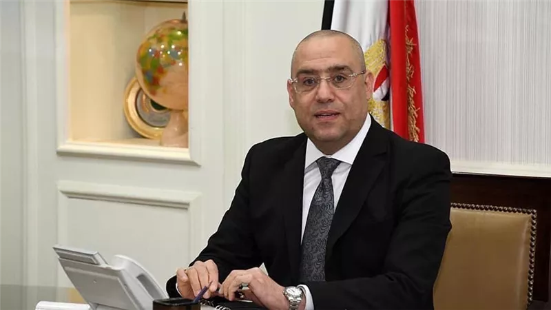 وزير الإسكان يتابع موقف إحلال وتجديد شبكات الكهرباء والإنارة العامة 