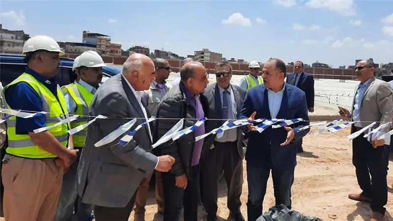 وزير قطاع الأعمال يتفقد أعمال تنفيذ المشروع القومي لتطوير صناعة الغزل والنسيج 
