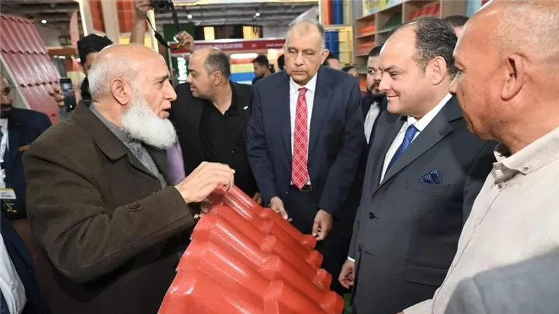 وزير التجارة والصناعة يفتتح معرضي 