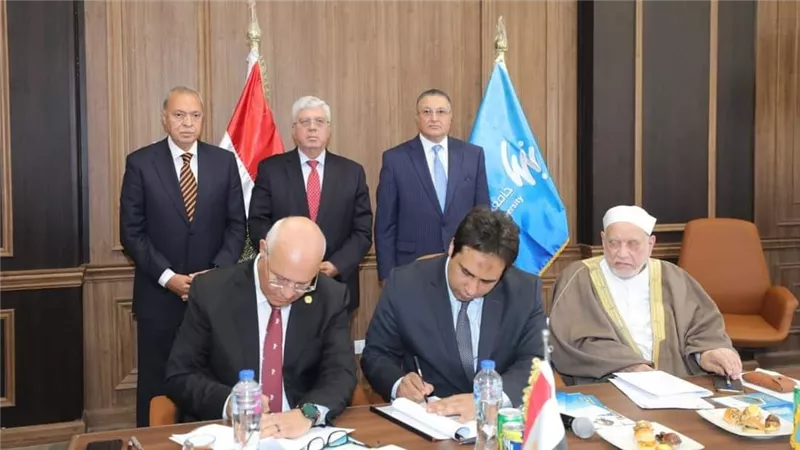 وزير التعليم العالي يتفقد جامعة بنها الأهلية ويشهد الاجتماع الأول لمجلس الأمناء