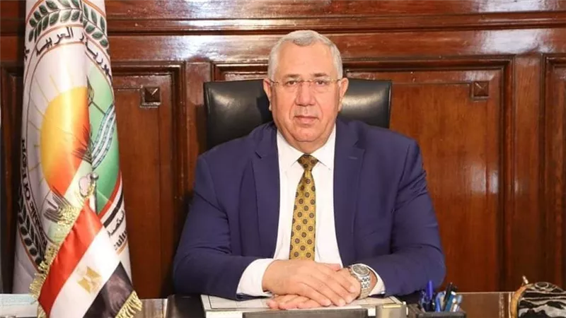 وزير الزراعة يعلن الإفراج عن أكبر كمية للاعلاف دفعة واحدة  308 ألف طن