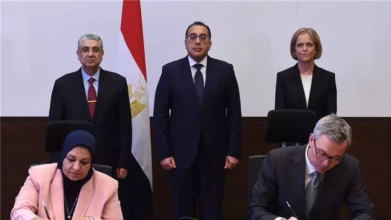 رئيس الوزراء يشهد توقيع مذكرة تفاهم لبدء دراسات مشروع تصدير الطاقة المتجددة من مصر إلى أوروبا