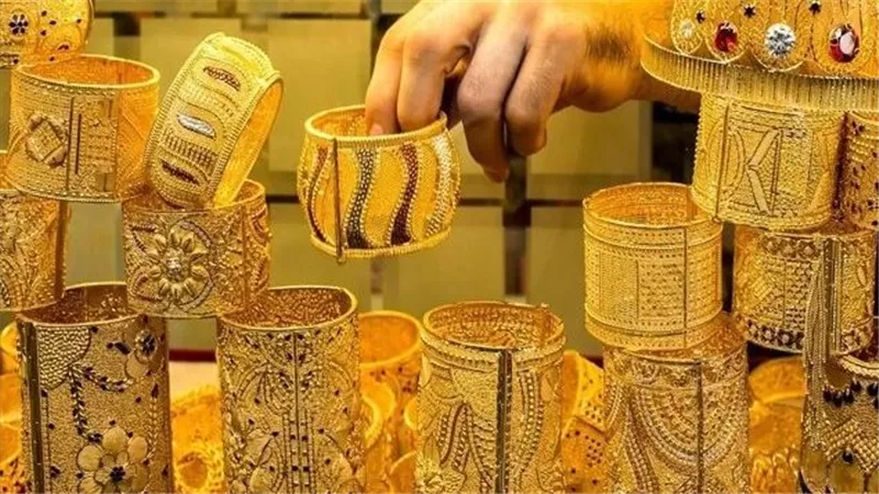 أسعار الذهب والدولار.. خسائر بالجملة في سوق الصاغة