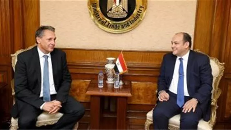 وزير الصناعة: الحكومة حريصة على تشجيع شركات السيارات العالمية للاستثمار فى مصر