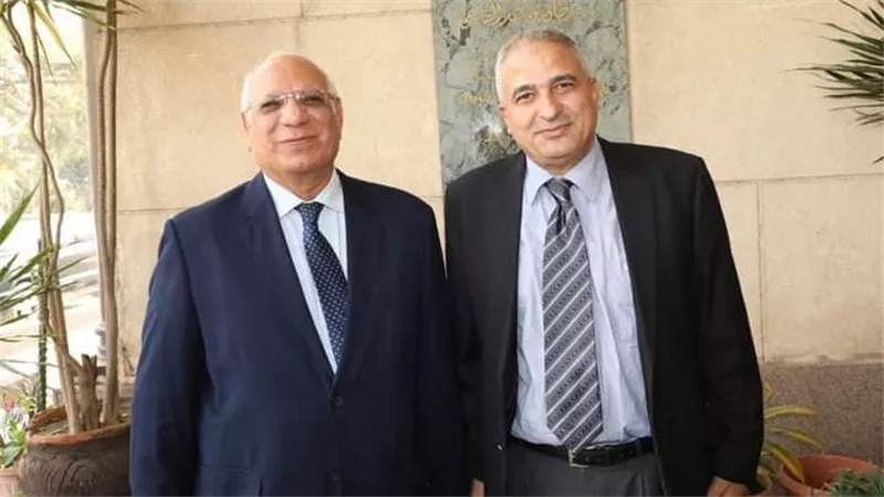 عالم الأراضي والمياه 