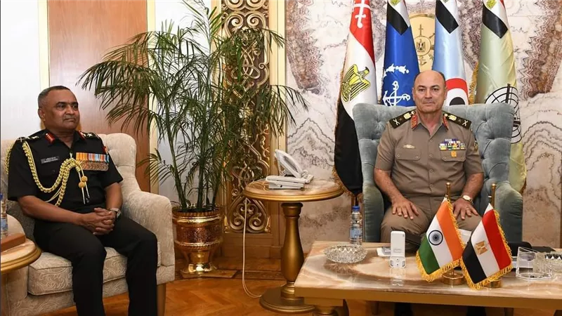 رئيس الأركان يلتقى الفريق أول مانوج باندا قائد الجيش الهندى    