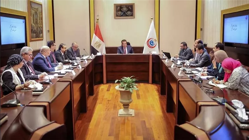 وزير الصحة يوجه بسرعة الانتهاء من الاستراتيجية الوطنية الجديدة للوزارة وفقاً للخرائط الصحية بالمحافظات 