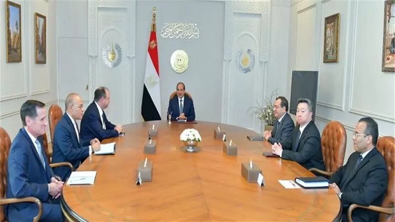 لزيادة حجم أعمالها.. الرئيس السيسي يتابع أنشطة شركة 
