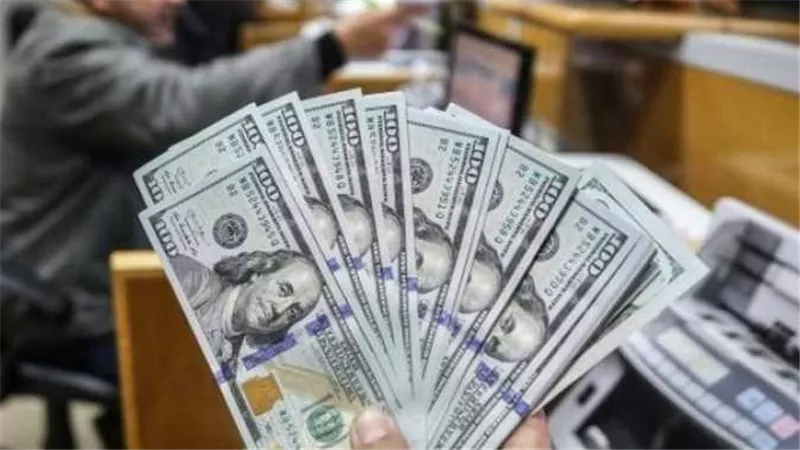 أسعار الذهب والدولار قبل اجتماع البنك المركزي اليوم