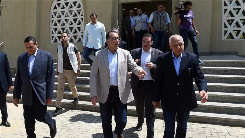 رئيس الوزراء يتفقد مشروع تنمية وتطوير المنطقة الاستثمارية بالصف