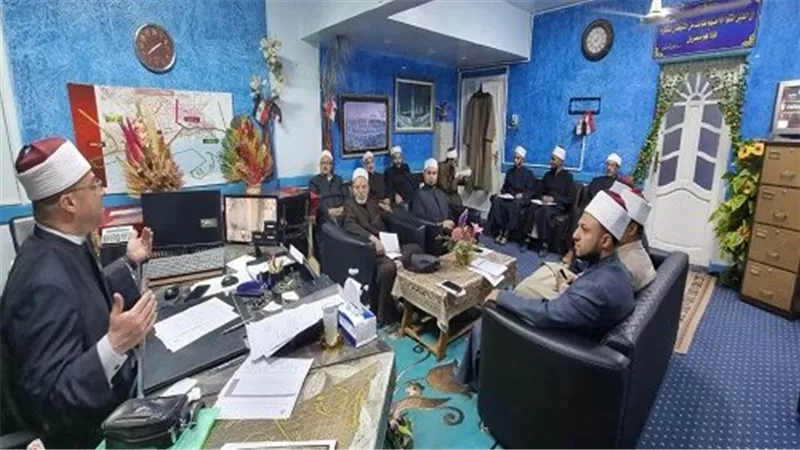 وزارة الأوقاف تهدي رئيس جامعة السويس موسوعة الثقافة الإسلامية