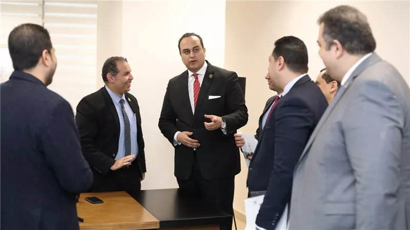 رئيس هيئة الرعاية الصحية يباشر عمله رسميًا من مقر العاصمة الإدارية الجديدة