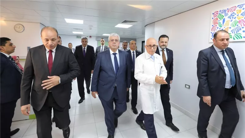 وزير التعليم العالي يفتتح ويتفقد عدة مشروعات طبية بجامعة المنصورة