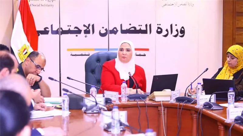 القباج تترأس الاجتماع الأول للجنة الدائمة لتنظيم توزيع السلع الغذائية للأسر الأولى بالرعاية