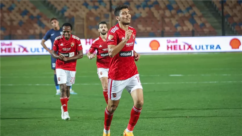 الدوري المصري.. الأهلي يتقدم على إنبي في الشوط الأول بثنائية شريف وعبدالقادر