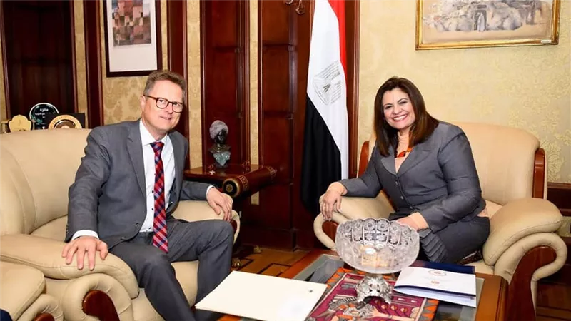 وزيرة الهجرة تبحث مع السفير الألماني تعزيز  التعاون المشترك في مجالات الهجرة والمهاجرين