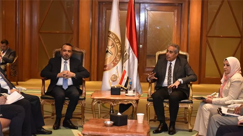 وزير القوى العاملة واصل لقاءاته مع 