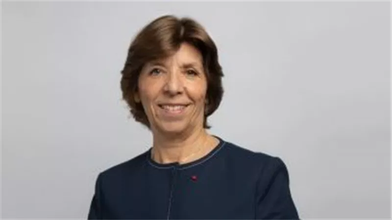 وزيرة الخارجية الفرنسية تدعو من اليونسكو إلى الحد من زيادة انتاج البلاستيك