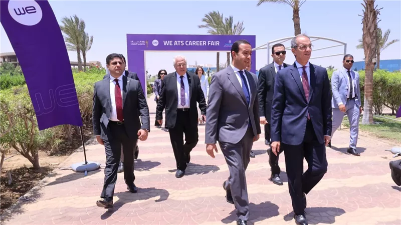 وزير الاتصالات يفتتح ملتقى توظيف خريجى مدارس  WE للتكنولوجيا التطبيقية