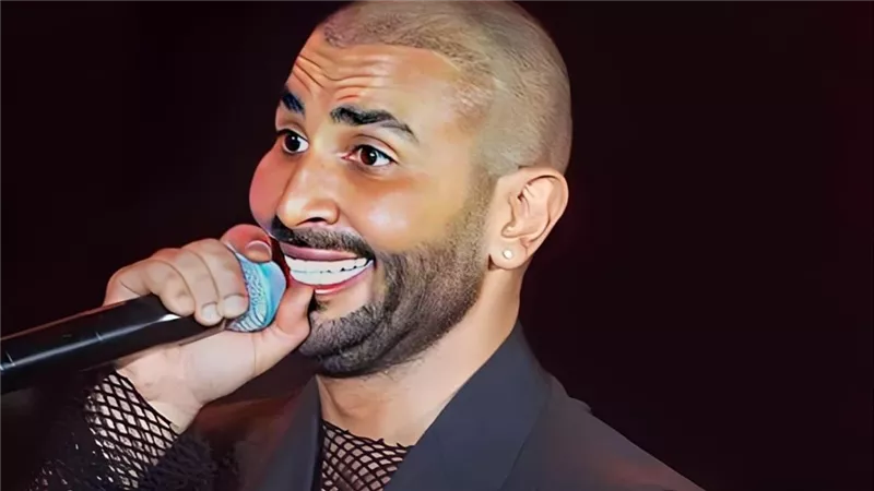 بسبب ملابسه المثيرة وارتدائه لـ 
