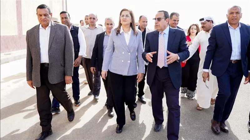 وزيرة التخطيط تتفقد منطقة الورش الحرفية بالعريش خلال زيارتها اليوم لشمال سيناء