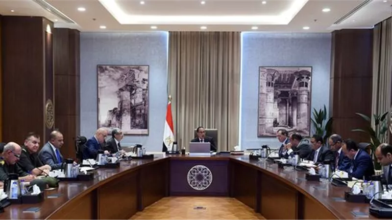 رئيس الوزراء يتابع ملف منظومة المرافق على مستوى الجمهورية