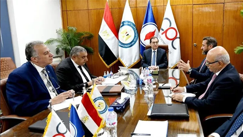 وزير البترول يتابع مع وفد «وورلى بارسونز» معدلات تقدم الأعمال بالمشروعات المشتركة