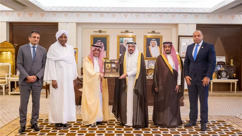 الأمير الدكتور فيصل بن مشعل بن سعود يستقبل رئيس المنظمة العربية للسياحة
