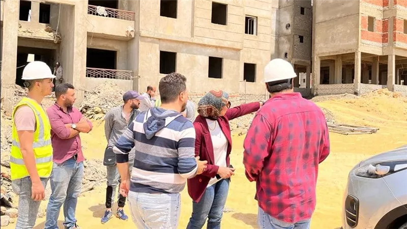 رئيسة جهاز مدينة السويس الجديدة تواصل نشاطها تفقد أعمال الإنشاءات