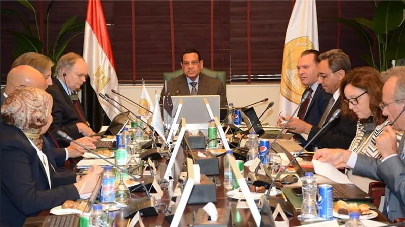 وزير التنمية المحلية يرأس اجتماع لجنة تسيير برنامج الدعم الفني للوزارة