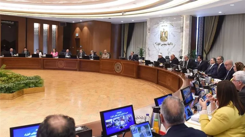 رئيس الوزراء يُشيد بافتتاح مجمع مصانع إنتاج الكوارتز بالعين السخنة