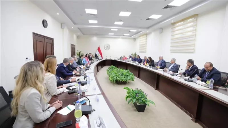 وزير التعليم العالي يستقبل وفدًا روسيًا رفيع المستوى لبحث أطر تعزيز التعاون