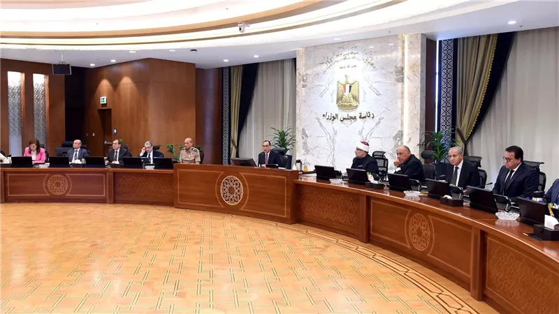 إقامة قابلة للتجديد.. الحكومة تمنح المستثمر الأجنبي مميزات جديدة
