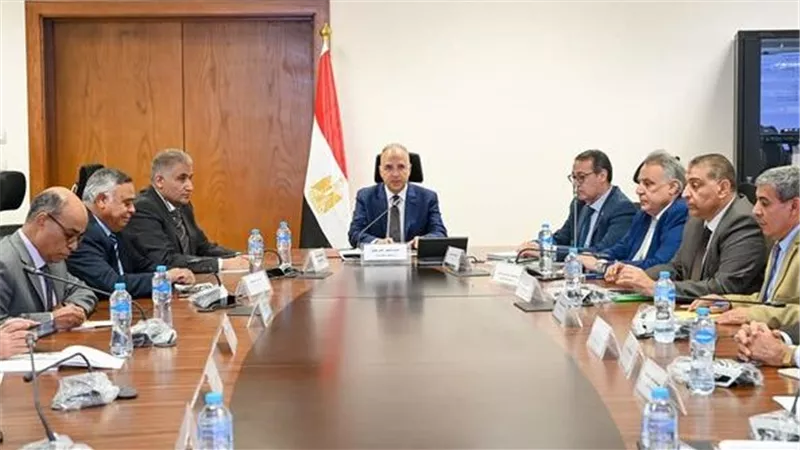 الدكتور سويلم يتابع حالة المنظومة المائية بالمحافظات خلال فترة أقصى الإحتياجات