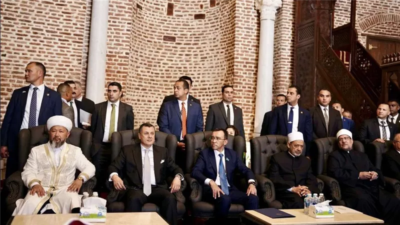 وزير السياحة : من المتوقع أن تشهد الفترة القادمة زيادة أعداد السائحين الكازاخيين لمصر
