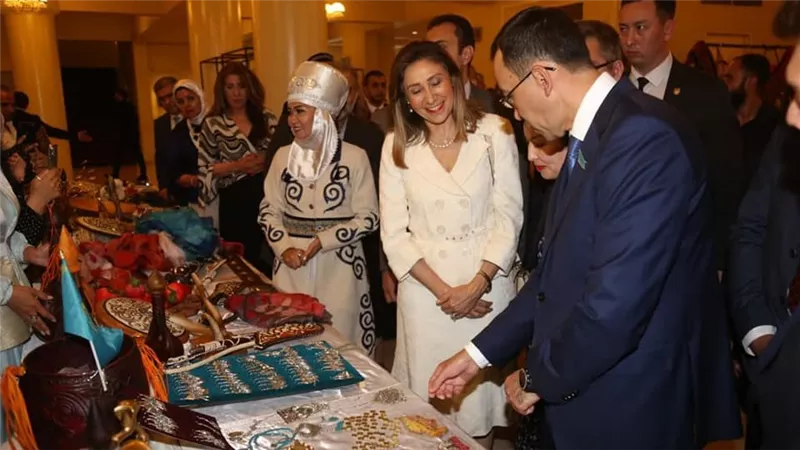 وزيرة الثقافة تشهد انطلاق فعاليات أيام الثقافة لجمهورية كازاخستان 