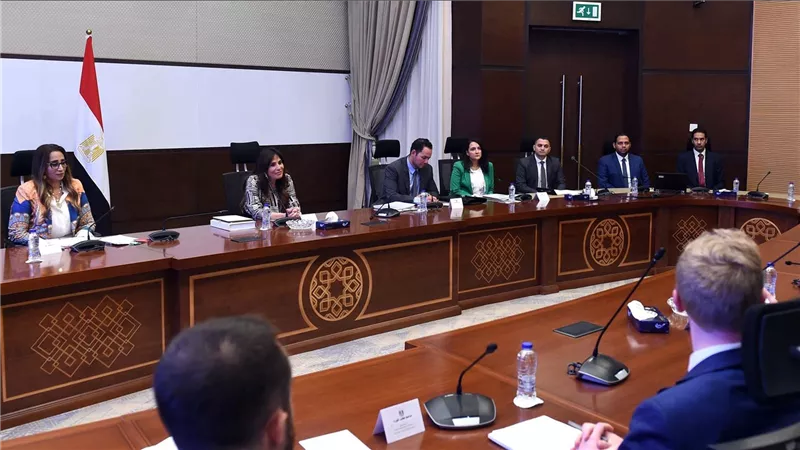 مسئولو مجلس الوزراء يلتقون وفد وزارة الخزانة الأمريكية