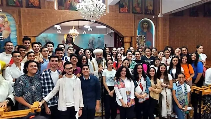 عاجل.. أسقف السويس يصلى قداس لطلبة الثانوية العامة