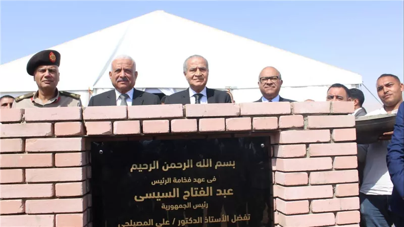 وزير التموين يضع حجر أساس أول مخزن إستراتيجي للسلع الغذائية بالسويس