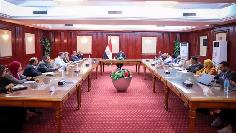 وزير الصحة يطلع على خطة التأمين الطبية للمدن الساحلية في صيف 2023