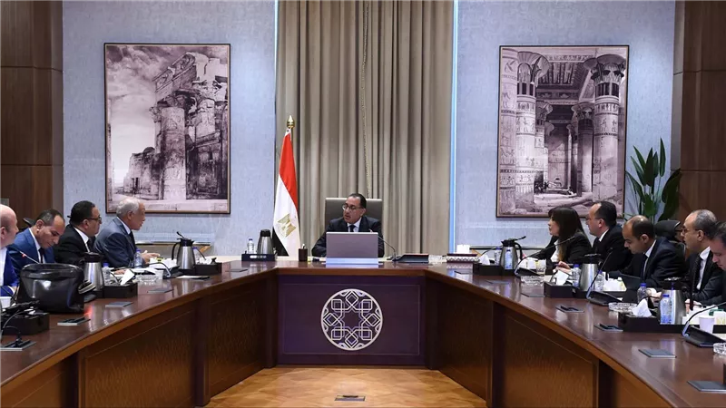 رئيس الوزراء يتابع جهود تطوير المنطقة المحيطة بالمتحف المصري الكبير