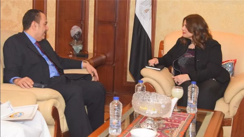 وزيرة الهجرة تستقبل السفير الكويتي بالقاهرة لبحث أوضاع الجالية المصرية بالكويت