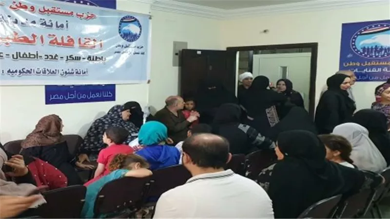 مستقبل وطن بالسويس يرسل قافلة طبية مجانية للألبان