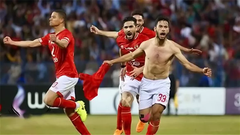 بشرط وحيد.. نجم الأهلي يوافق على الانتقال إلى الزمالك